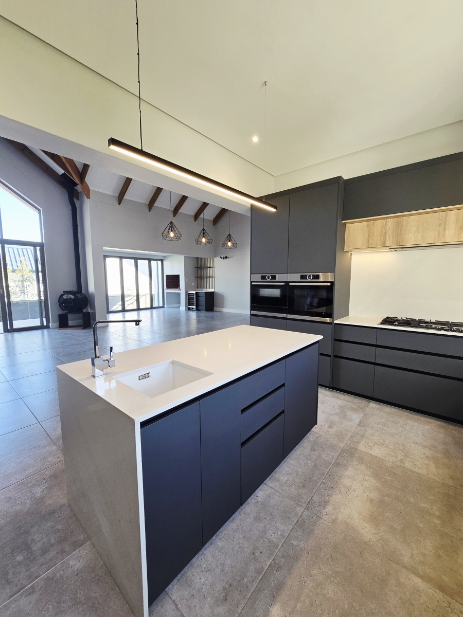 4 Bedroom Property for Sale in Kingswood Golf Estate Western Cape